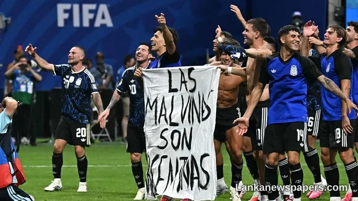 UK Demands FIFA Probe After Argentina Players Unfurl Falklands Banner on Pitch